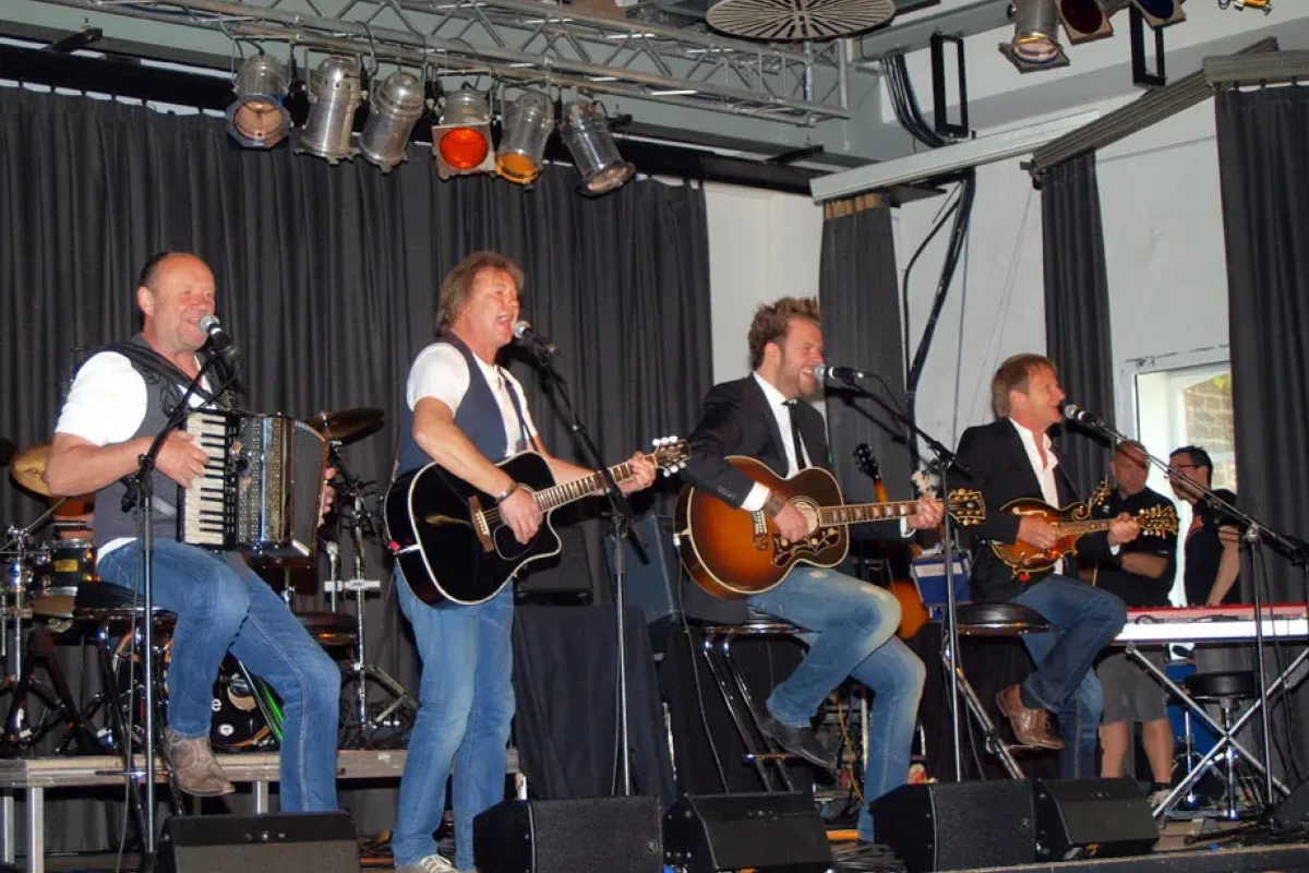 Kölscher Vörmeddaach mit Paveier 2014